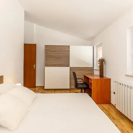 Holiday home Brioni 1 *